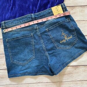 Baby Phat Size Large Denim Jean Shorts 99% cotton, 1% spandex Mom Jeans